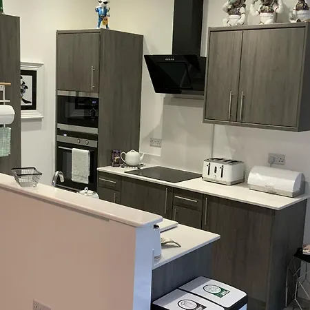 The Monroe - 2nd Floor - Luxury For Up To 4 Guests Near Open Air Theatre And North Bay Appartement *